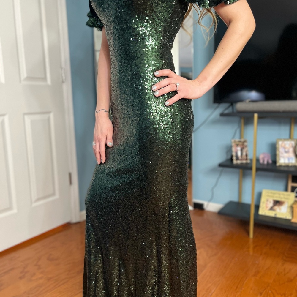 Theia Forest head to toe stunning sequin gown!! - Picture 3 of 6